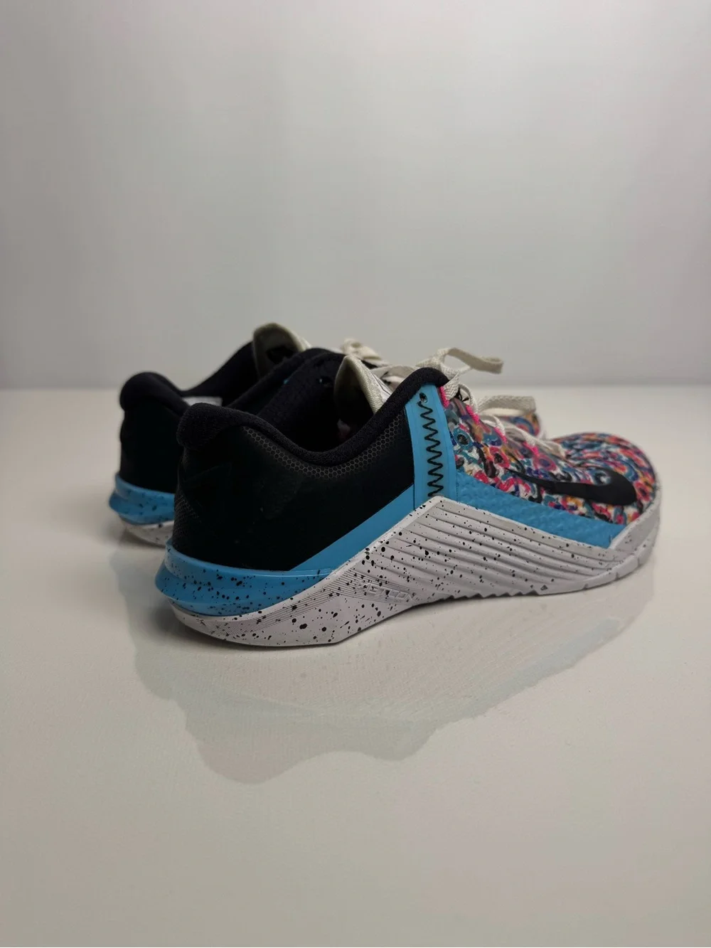 Nike Metcon 6 Women’s Training Cross-fit Gym Workout Shoes Size 6 Multicolor